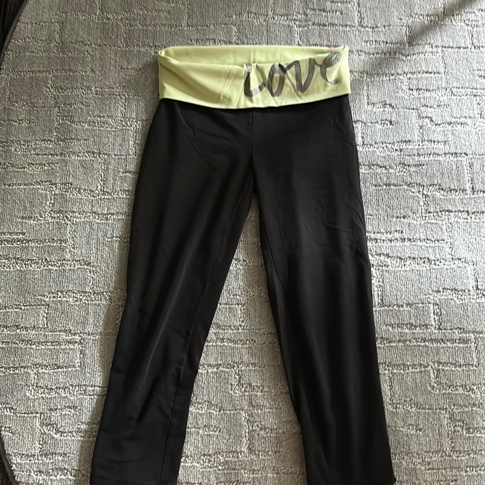 Love pink yoga capris